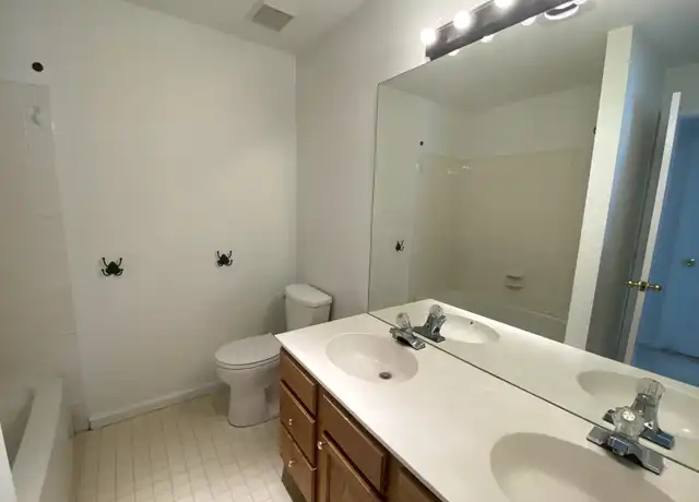 Property at 8198 Winstead Pl Unit 204, Manassas, VA, 20109, 2 beds, 1.5 baths, [object Object]
