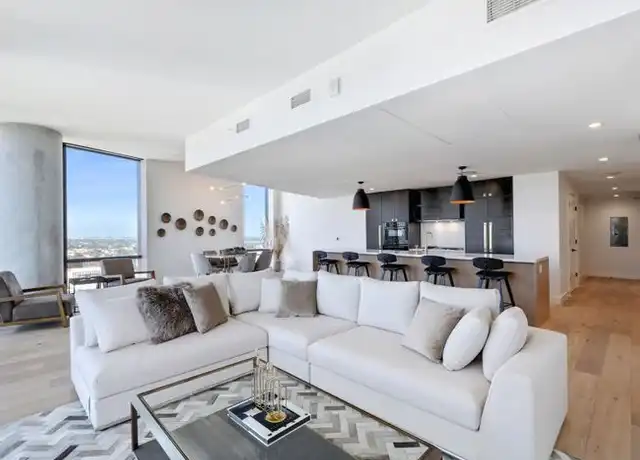 Property at 70 Rainey St Unit 825, Austin, TX, 78701, 1 bed, 1 bath, [object Object]