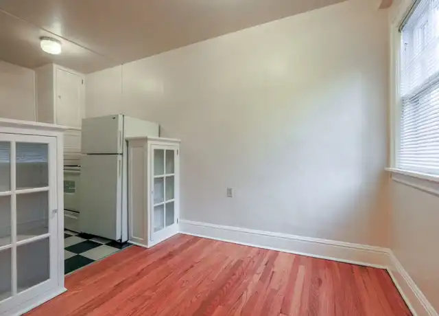 Property at 831 SW Vista Ave, Portland, OR, 97205, 0-1 beds, 1 bath, [object Object]