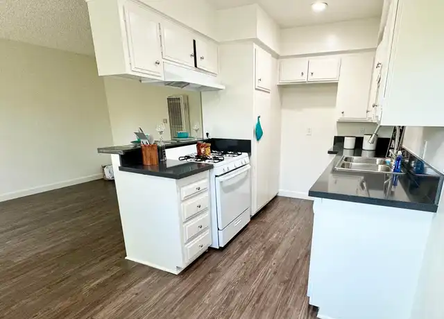 Property at 1339 Grace St Unit 10, Santa Ana, CA, 92701, 1 bed, 1 bath, [object Object]
