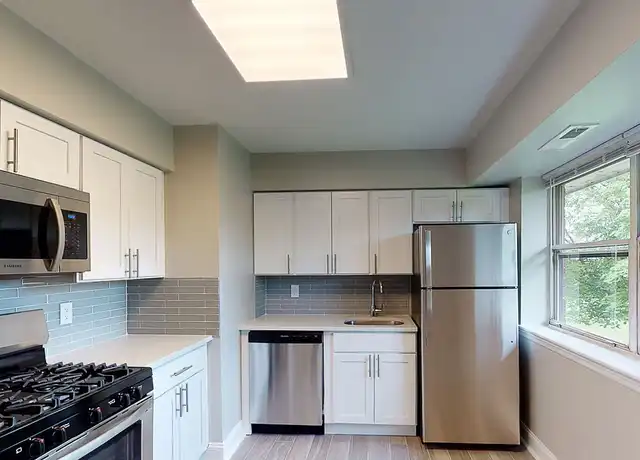 Property at Barrett Country Club - 3500 Barrett Dr, Kendall Park, NJ, 08824, 1-2 bed, 1-2 bath, [object Object]