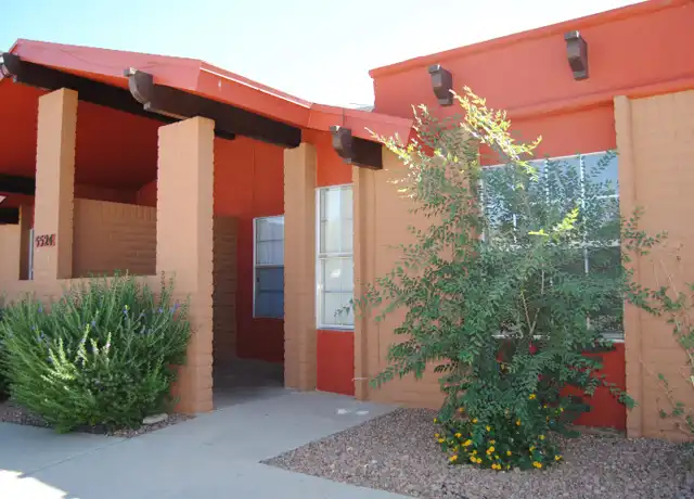 Property at 5524 Oakbriar Cir Unit C, El Paso, TX, 79932, 2 beds, 1 bath, [object Object]