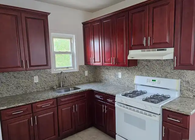 Property at 740 Riverside Ave Unit 2-2, Lyndhurst, NJ, 07071, 2 beds, 1 bath, [object Object]