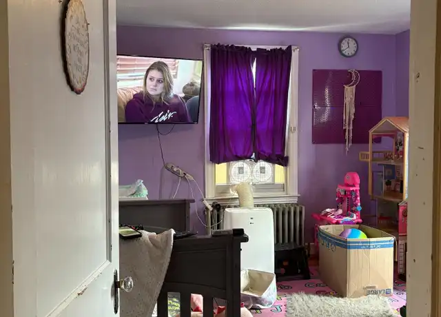 Property at 32 Tampa St, Lewiston, ME, 04240, 2 beds, 1 bath, [object Object]