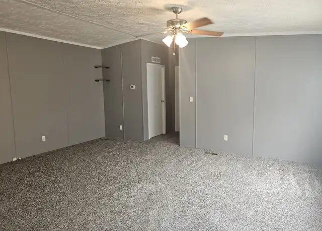 Property at 140 Lynnwood Cir Unit 66, Clarksville, TN, 37040, 3 beds, 2 baths, [object Object]
