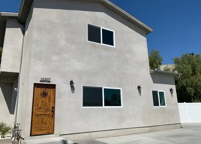 Property at 16507 San Fernando Mission Blvd, Granada Hills, CA, 91344, 2 beds, 2.5 baths, [object Object]