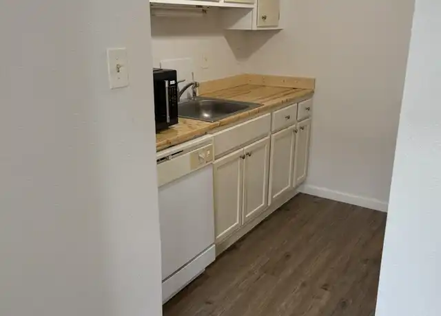 Property at 100 Lewis Dr Unit C, Savannah, GA, 31406, 2 beds, 1.5 baths, [object Object]