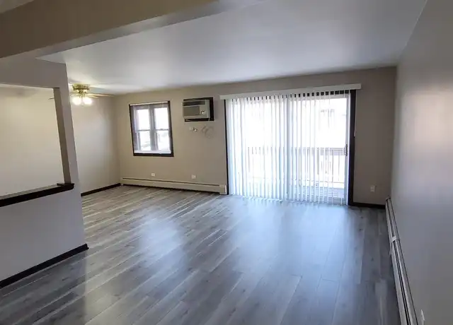 Property at 10425 Mason Ave Unit 2B, Oak Lawn, IL, 60453, 2 beds, 1 bath, [object Object]