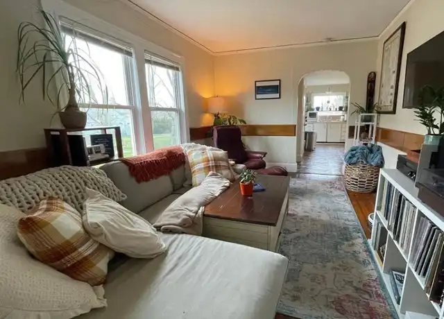 Property at 11 Russell Ave Unit 2, Newport, RI, 02840, 3 beds, 2 baths, [object Object]