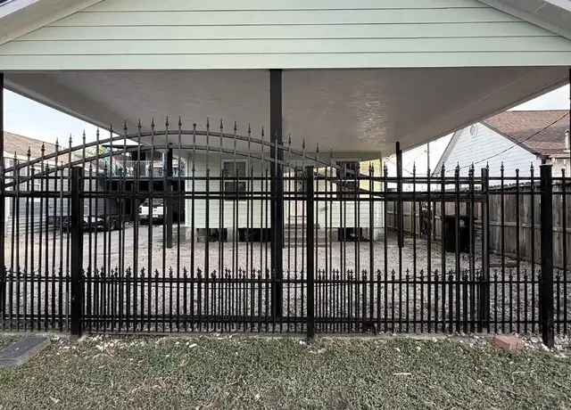 Property at 2626 Ivy St, Houston, TX, 77026, 2 beds, 1 bath, [object Object]
