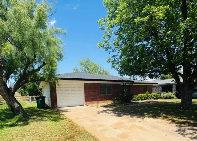 Property at 1112 E 25th St, San Angelo, TX, 76903, 3 beds, 2 baths, [object Object]