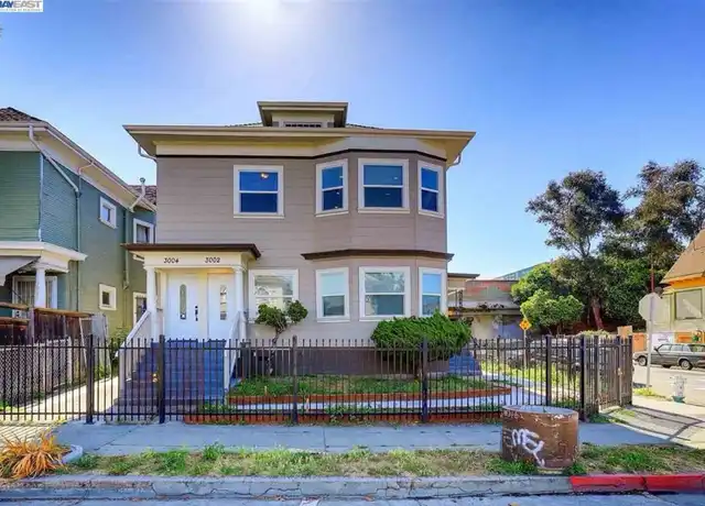 Property at 3004 Martin Luther King Junior Way Unit Middle Bedroom, Oakland, CA, 94609, 1 bed, 1 bath, [object Object]