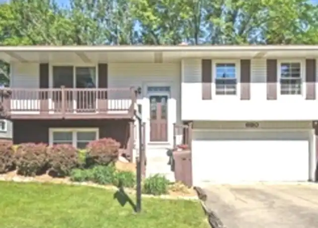 Property at 680 White Pine Rd, Buffalo Grove, IL, 60089, 3 beds, 2 baths, [object Object]