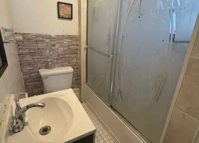 Property at 52 William St, Yonkers, NY, 10701, 1 bed, 1 bath, [object Object]