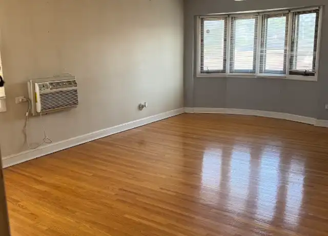 Property at 5719 W 55th St Unit 2, Chicago, IL, 60638, 1 bed, 1 bath, [object Object]