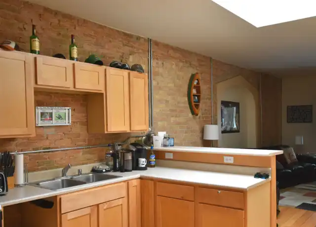 Property at 419 N Main St Unit B, Oshkosh, WI, 54901, 1 bed, 1 bath, [object Object]