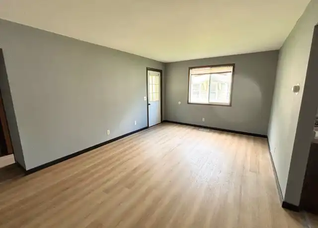 Property at 822 Menomonie St Unit 822, Eau Claire, WI, 54703, 4 beds, 1 bath, [object Object]
