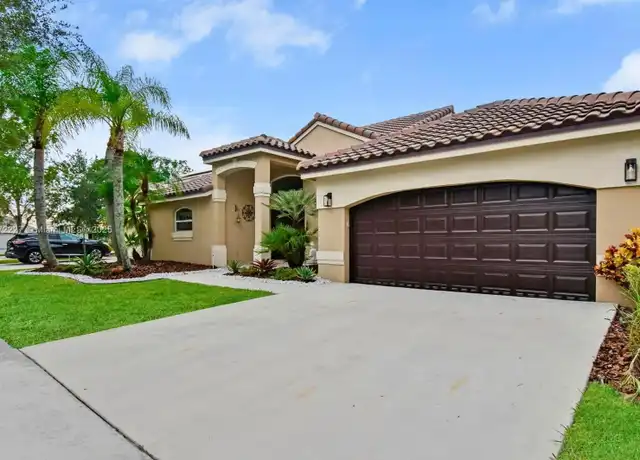 Property at 767 Verona Lake Dr, Weston, FL, 33326, 4 beds, 2.5 baths, [object Object]