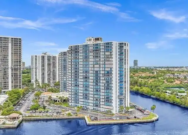 Property at 20515 E Country Club Dr #248, Miami, FL, 33180, 1 bed, 1.5 baths, [object Object]