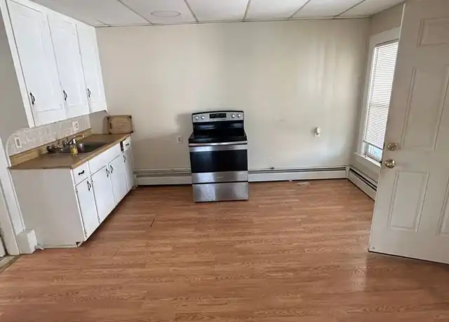 Property at 182 Lincoln St Unit 3, Saco, ME, 04072, 1 bed, 1 bath, [object Object]