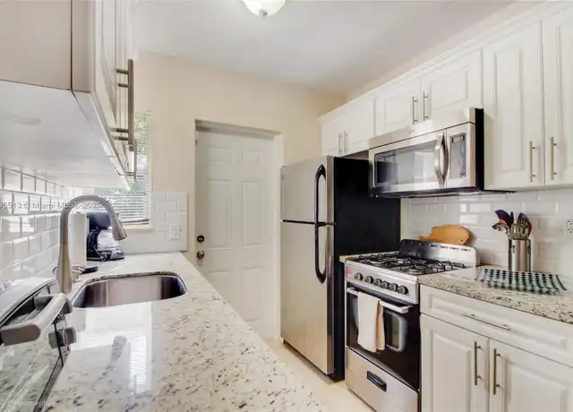 Property at 518 SW 7th Ave Unit 520, Miami, FL, 33130, 2 beds, 1 bath, [object Object]