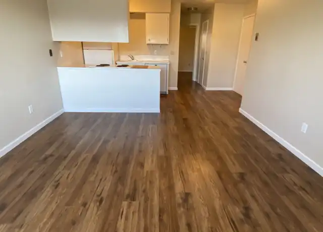 Property at 717 SW 6th St Unit 10, Newport, OR, 97365, 1 bed, 1 bath, [object Object]