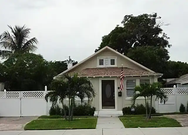 Property at 205 S Federal Hwy, Lake Worth Beach, FL, 33460, 3 beds, 2 baths, [object Object]