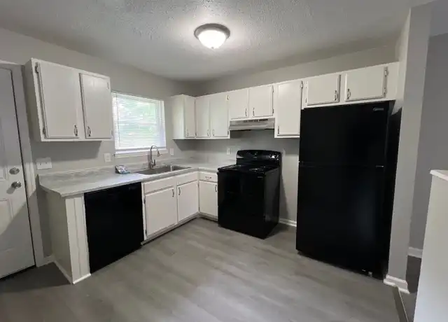 Property at 120 Deer Park Cir, Gallatin, TN, 37066, 2 beds, 1 bath, [object Object]