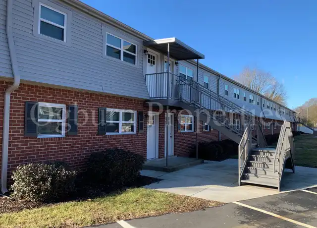 Property at 212 Mayberry Ave Unit 212, Mt Airy, NC, 27030, 2 beds, 1 bath, [object Object]