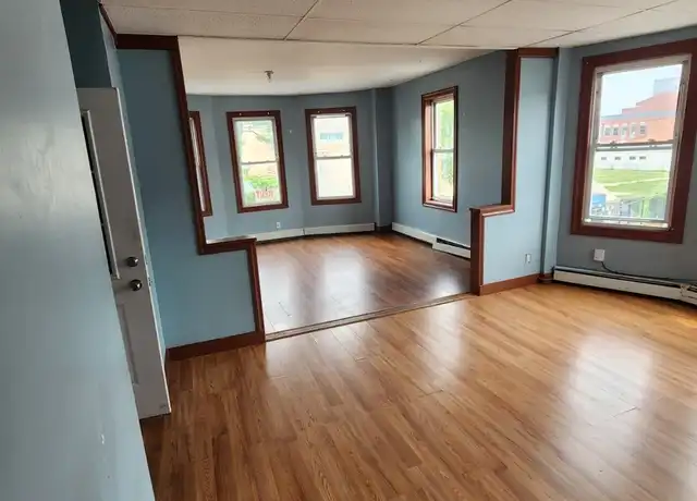 Property at 416 Market St Unit 3, Paterson, NJ, 07501, 3 beds, 2 baths, [object Object]