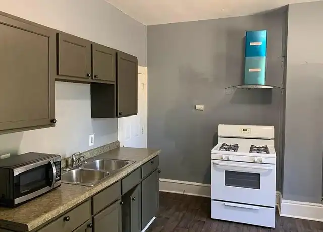 Property at 289 Charles Ave Unit 2, St Paul, MN, 55103, 4 beds, 1 bath, [object Object]