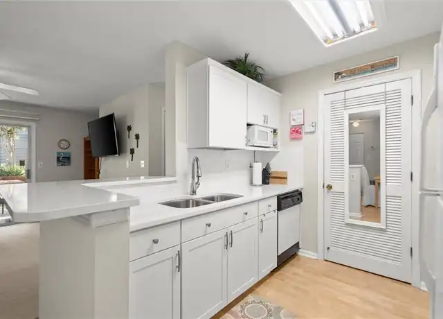Property at 620 Granville Ct, Sandy Springs, GA, 30328, 1 bed, 1 bath, [object Object]