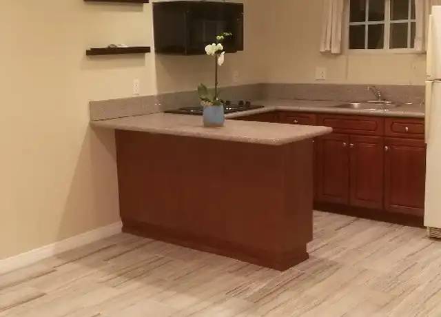 Property at 5346 Geyser Ave, Tarzana, CA, 91356, 1 bed, 1 bath, [object Object]