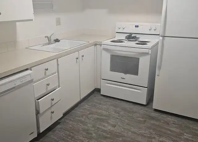 Property at 3724 Jackson St Unit 105, Omaha, NE, 68105, 1 bed, 1 bath, [object Object]