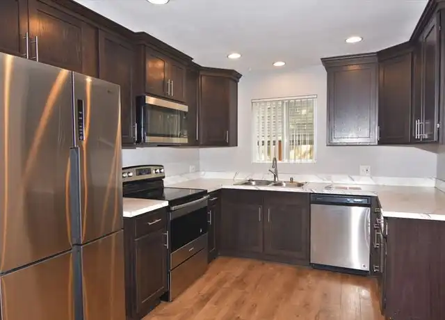 Property at 5320 SE 122nd Ave, Portland, OR, 97236, 3 beds, 2 baths, [object Object]