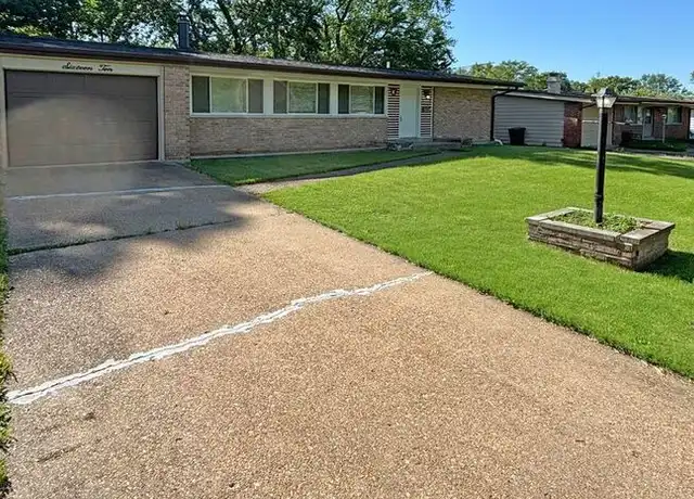 Property at 1610 Gallant Fox Dr, Florissant, MO, 63033, 3 beds, 2 baths, [object Object]