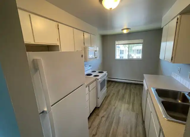 Property at 6120 N Lidgerwood St Unit 305, Spokane, WA, 99208, 2 beds, 1 bath, [object Object]