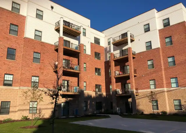 Property at 301 N Madison St Unit 1B, Woodstock, IL, 60098, 1 bed, 1 bath, [object Object]