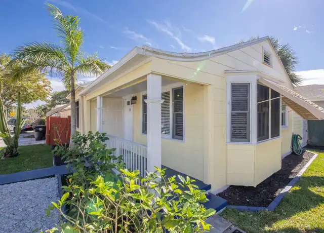 Property at 219 11th Ave S, Lake Worth, FL, 33460, 2 beds, 1 bath, [object Object]