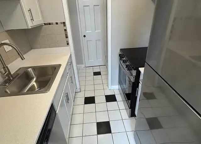 Property at 13700 Fairhill Rd, Cleveland, OH, 44120, 0-2 beds, 1 bath, [object Object]