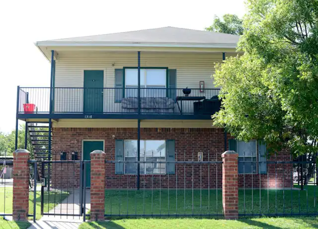 Property at 1318 James Ave, Waco, TX, 76706, 3 beds, 3 baths, [object Object]