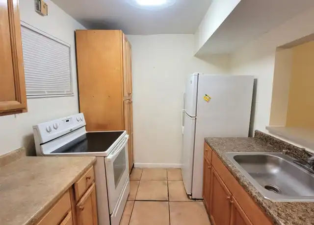 Property at 3600 NW 21st St #103, Lauderdale Lakes, FL, 33311, 1 bed, 1.5 baths, [object Object]