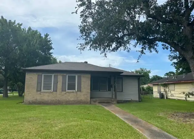 Property at 2303 Oaklawn Dr, La Marque, TX, 77568, 3 beds, 1.5 baths, [object Object]