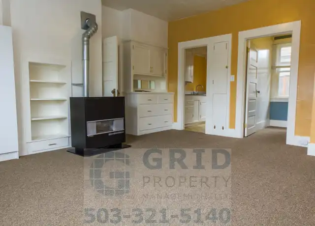 Property at 12775 SE 25th Ave Unit 2, Oak Grove, OR, 97222, 1 bed, 1 bath, [object Object]
