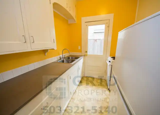 Property at 12775 SE 25th Ave Unit 2, Oak Grove, OR, 97222, 1 bed, 1 bath, [object Object]