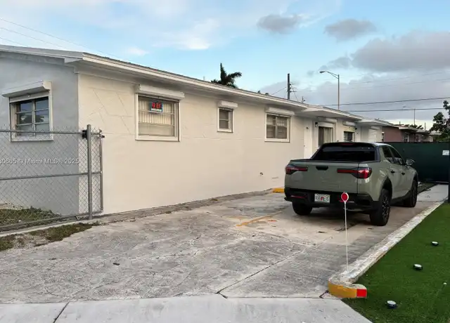 Property at 994 SE 2nd Pl Unit 994, Hialeah, FL, 33010, 4 beds, 2 baths, [object Object]