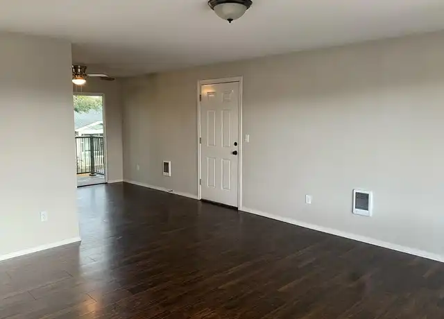 Property at Rosewood Commons - 1071 SE Kane Dr, Gresham, OR, 97080, 2 beds, 1 bath, [object Object]