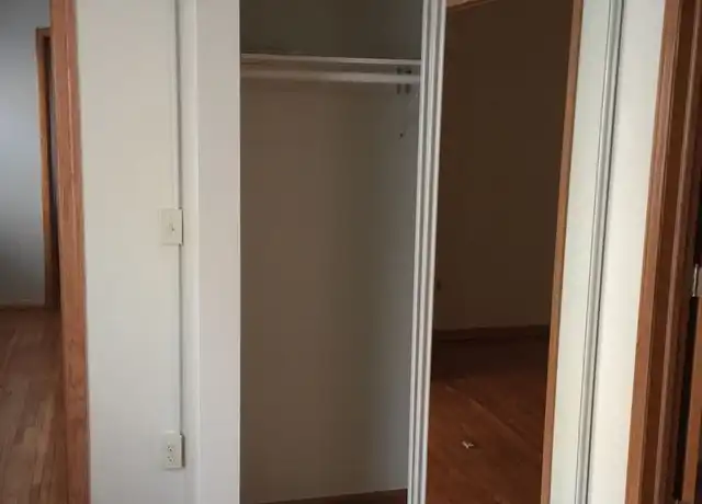 Property at 319 SE 8th St Unit 305, Minneapolis, MN, 55414, 2 beds, 1 bath, [object Object]