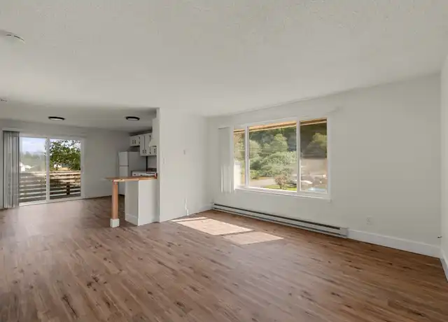 Property at 113 N Newell St Unit 4, Aberdeen, WA, 98520, 2 beds, 1 bath, [object Object]