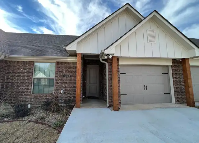 Property at 4300 Huntingtower Dr, Tyler, TX, 75707, 2 beds, 2 baths, [object Object]